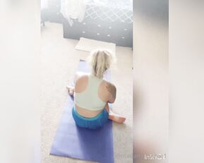 madammonroe1 Post work out stretches that turned naughty Enjoy Adult Webcams chat for free porn