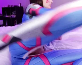 sweet_nymph d.va gets up close and personal playing with he Adult Webcams chat for free porn live sex