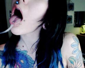 skulliee transparence oral fixation mouth fetish swallowing / drooling porn free girls manyvids