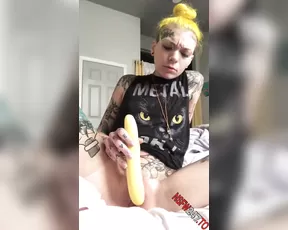 Sunny Hues casual vibrator masturbation porn live sex