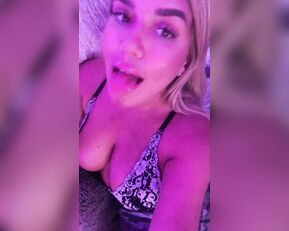 chantelzales me eating a popsicle because i missed you like of you want to see more Adult Webcams chat for free porn