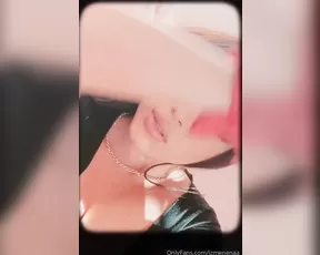 itgirlizzy Who wants a personalized free girls Adult Webcams chat for free porn
