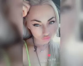 michaelaisizzu Feeling sexy today listening to good reggeton musi Adult Webcams chat for free porn