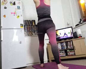 camilla_tootsie yoga_is_good_for_the_mind_and_soul_my_soles_look_soft._goddess_hard_at_work. Adult Webcams chat for free porn live sex