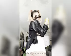 yourmoonbaby 18 12 2020 do you wish you were this naner Adult Webcams chat for free porn