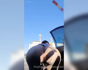 Crystallust cums in public