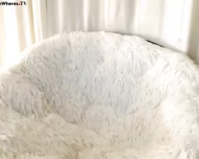 Cock hungry chick has fun with fat prick