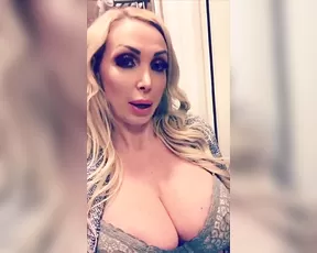 Nikki Benz nakeds porn live sex