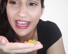 thatdaddysgirl Tiny gummy bears next to my long giant tongue Adult Webcams chat for free porn