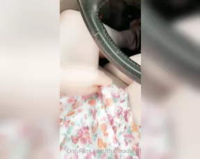 thatmadigirl Help me keep my dress up Adult Webcams chat for free porn