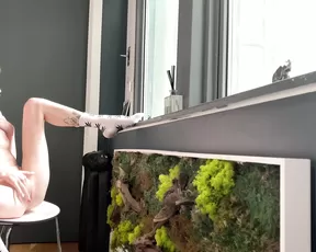 brookejohnsonxxx I masturbate and cum while looking out the Adult Webcams chat for free porn