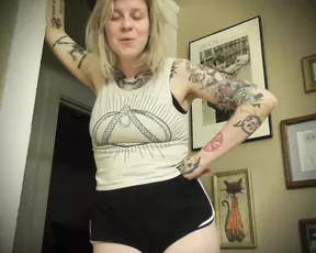 theellehell farting on you for being a bad houseguest Adult Webcams chat for free porn live sex