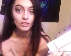 thatslutgigi opening_my_special_surprise_from_riley_reid_s_website.._also_showing_you_some_other_sexy_i chat for free Adult Webcams porn