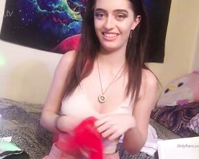 thatslutgigi opening_my_special_surprise_from_riley_reid_s_website.._also_showing_you_some_other_sexy_i chat for free Adult Webcams porn