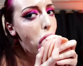 Angel Savage Dildo Deepthroat