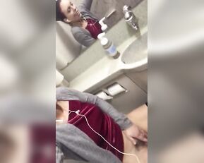 Jade Nile bathromm pussy fingering ManyVids Free Porn Live Sex