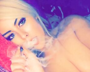 Summer Day smokes in bed premium free cam snapchat & manyvids porn live sex