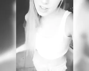 Chloe Scott sings beautifully premium free cam snapchat & manyvids porn live sex