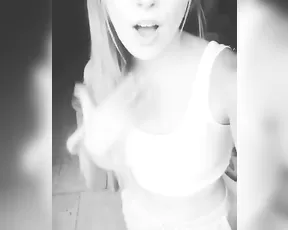 Chloe Scott sings beautifully premium free cam snapchat & manyvids porn live sex