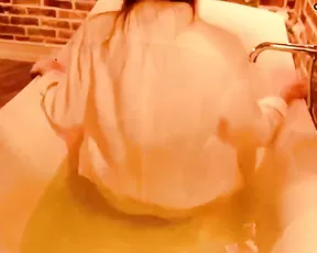 Petite_fille slim and busty passion milf in bath webcam show