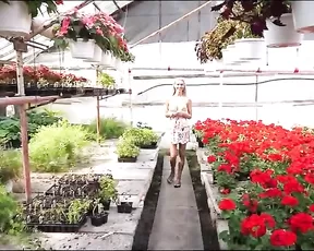 hollyhotwife Flashing With Flowers | ManyVids Free Porn Live Sex