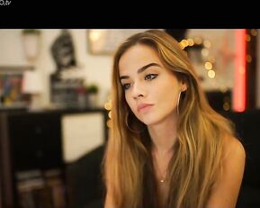 BlondButSmart MFC Stunning Model Shows Fit Body - Webcam Free Girls