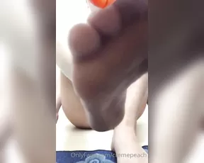 cremepeach fun fact these feet are a size 3.5 in ren s Adult Webcams chat for free porn live sex
