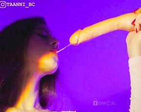 Taanni very beautiful blowjob to music close up