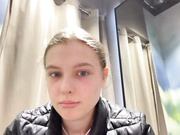 jucieLussie teases her big pussy