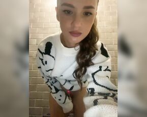 -Ange1ok- the baby was so excited by the ohmibod that she had to jerk off in the toilet