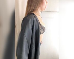 Syka001 tries on new underwear in the store, help me choose