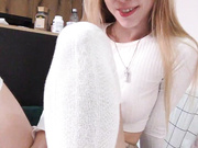 Emilypech young blonde pleases her vagina with an ohmibod toy