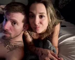 Watch Lilslutxxxbangz get her tight pussy drilled hard in hot sex tape on midnight cam