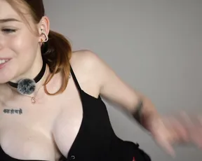 Chloewildd's Big Boobs Get Hot and Heavy on Live Cam Show