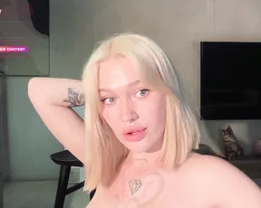 Watch golden_alinee's big boobs bounce while getting her ass drilled live on cam