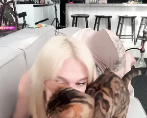 Watch golden_alinee's massive tits bounce as she takes it in the ass live on cam
