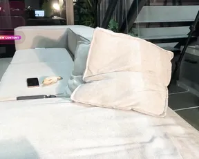 Watch golden_alinee's big boobs bounce while getting her ass drilled live on cam