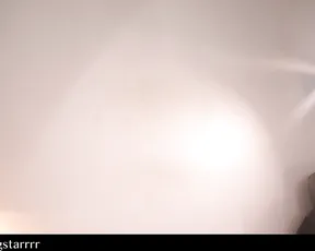 shiningstarrr — Uninhibited Solo Dance With Intense Energy