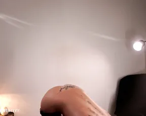 shiningstarrr — Rhythmic Close-Up Dance With Intimate Tease