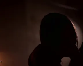 shiningstarrr — Intimate Tease: Close-Up Sensual Performance