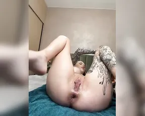 mc-Olivia — Intimate Nipple Play And Closeups