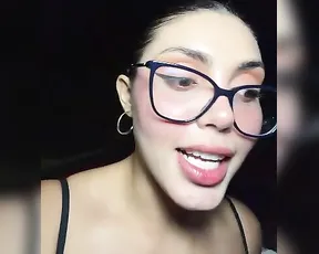 zui_lu — Teasing Topless Teen Curves