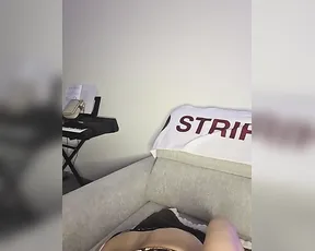 SpicyVicky — Blonde Bombshell's Wild Deepthroat Show