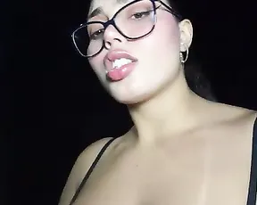 zui_lu — Sensual White Curves Interactive Pleasure