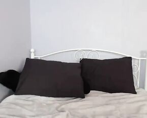 Lexxykitty slim girl masturbation glass dildo in bed webcam show