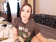 Birdylovesit sweet teen in free webcam show