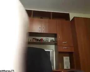 sweetfoxywild22 naked milf brunette on chair finger pussy webcam show