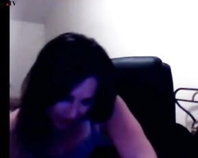 Torrie mature brunette show nude boobs webcam show
