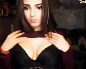 Beauty teen show her cool natural nude tits webcam show