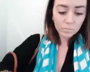 AveryReign sexy milf hot fingering and cum in toilet webcam show